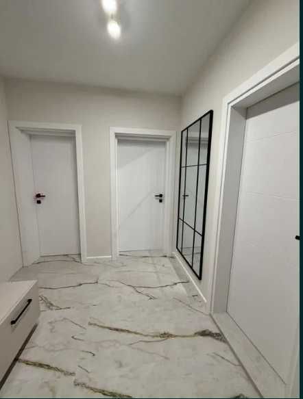 Продава се Двустаен апартамент в Пловдив, Център - 85 кв.м за 921 €/кв.м - Снимка #11