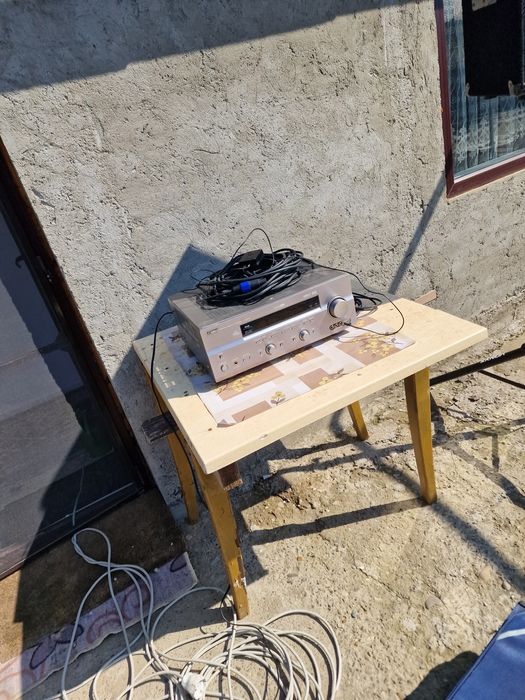 Vand o pereche de boxe active prosound  cu statie yamaha