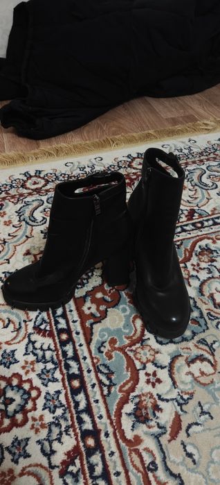 Продам женскую обувь