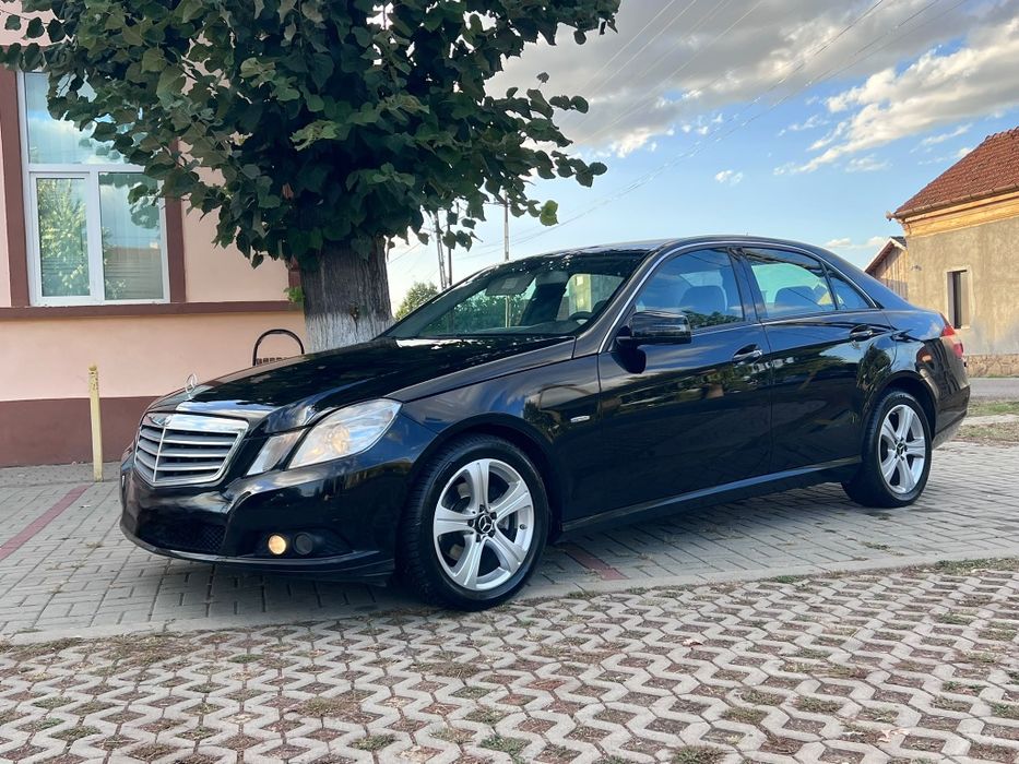 MERCEDES-BENZ E-Class 0 — imagine 4