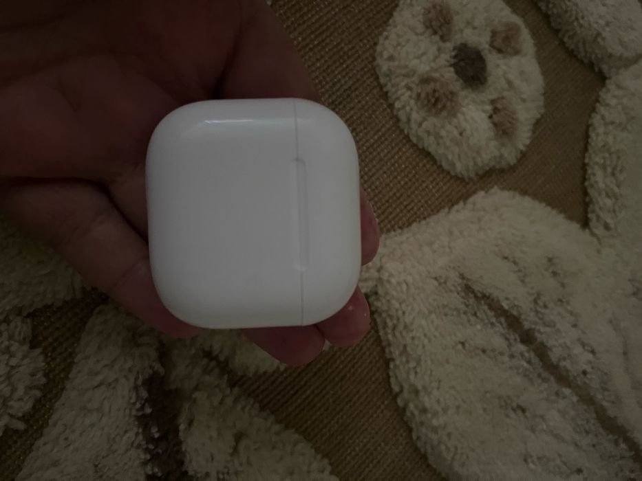 Продаю айрподс 4