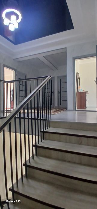 Yangi deska 2 qavat 8 xonali uy