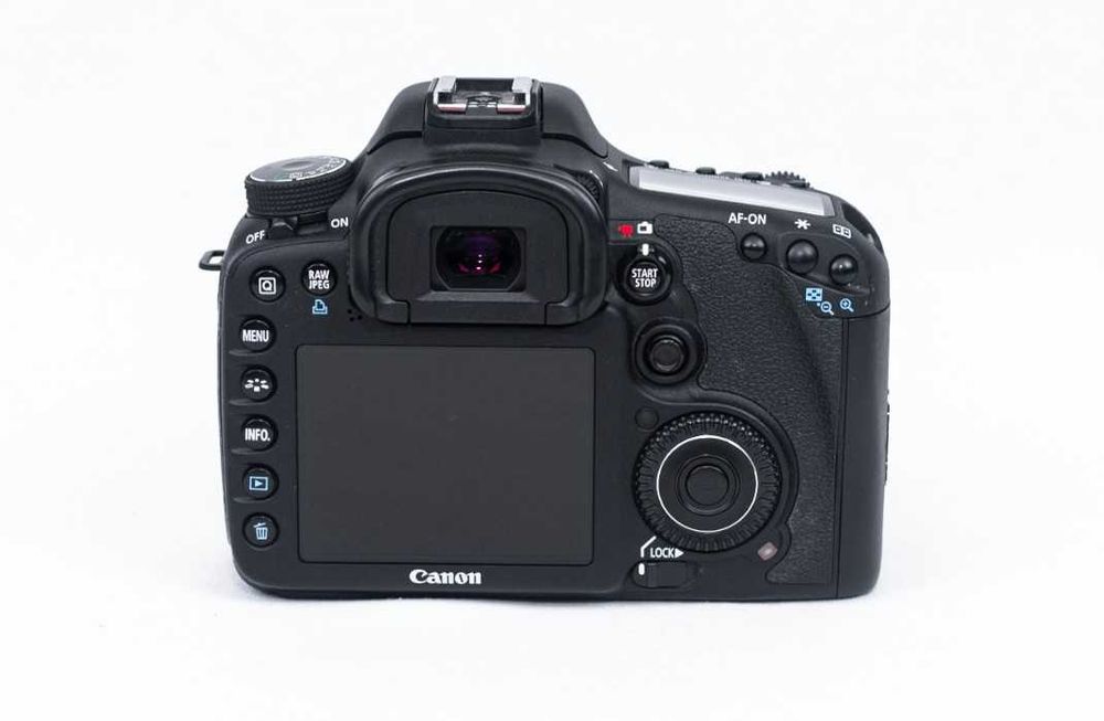 Canon EOS 7D Mark I - Body - 21.000 de cadre - Aparat foto DSLR