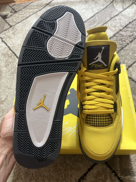 Jordan 4 Lightning