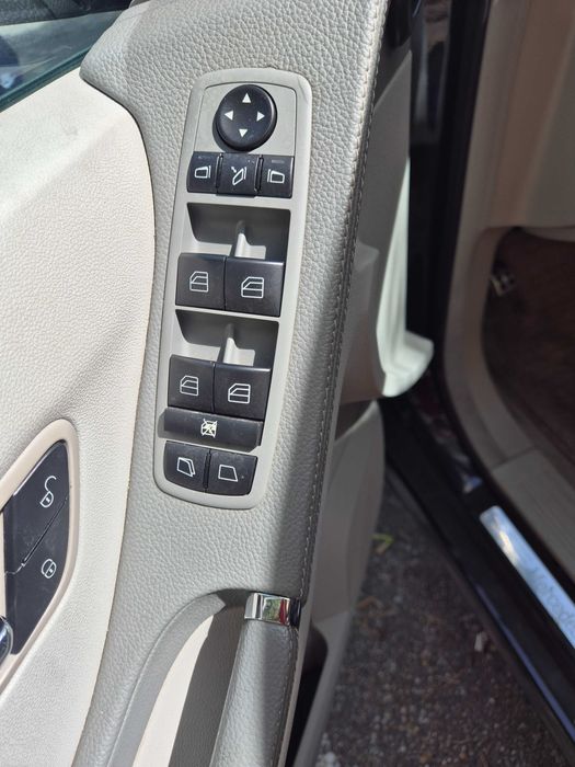 Dezmembrez Mercedes R-Class W251 3.0 CDI automat 2008