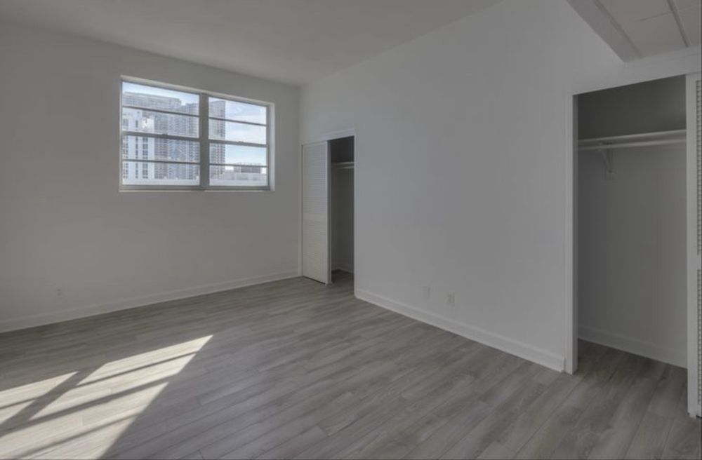 Vand Case modulare pe structura metalica 100x100