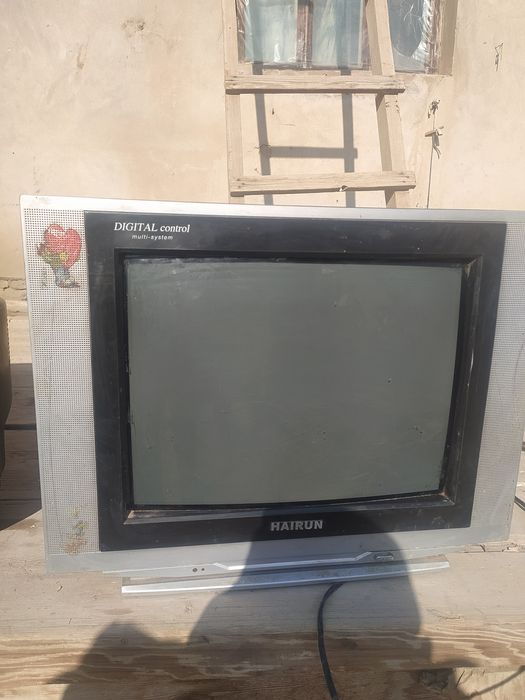 Televizorlar sotiladi