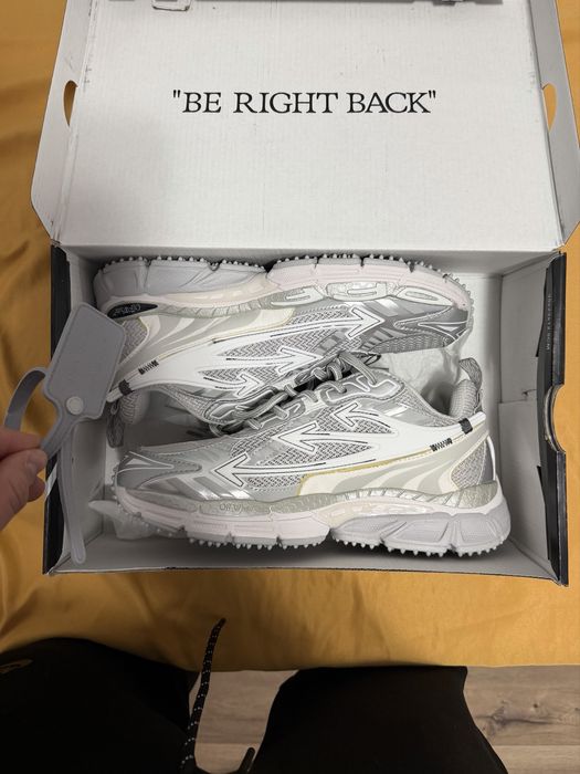 Off white adidasi noi