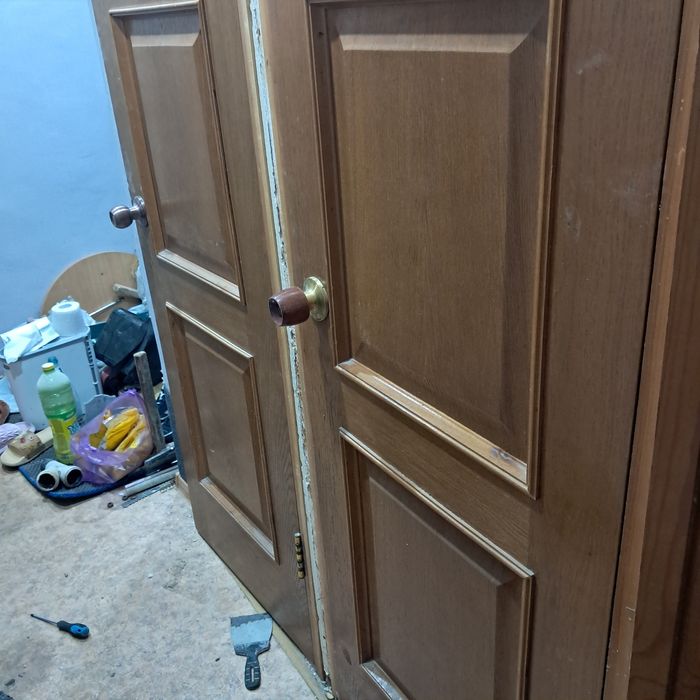Продам двери межком.