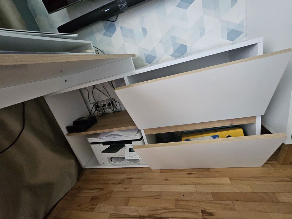 Бюро с офис модул