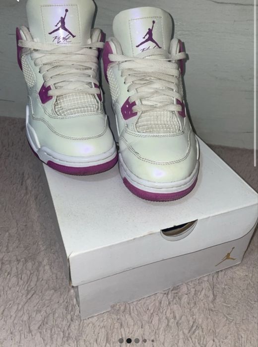 Air Jordan 4 Hyper Violet