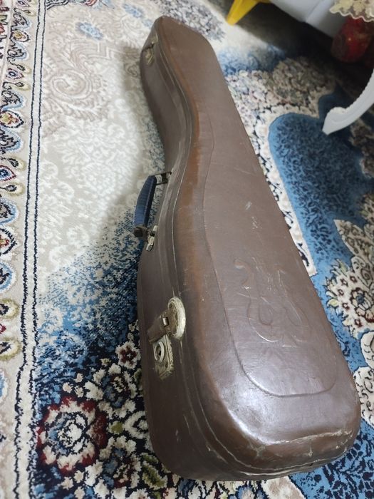 Bakenskiy tor futlyari bilan