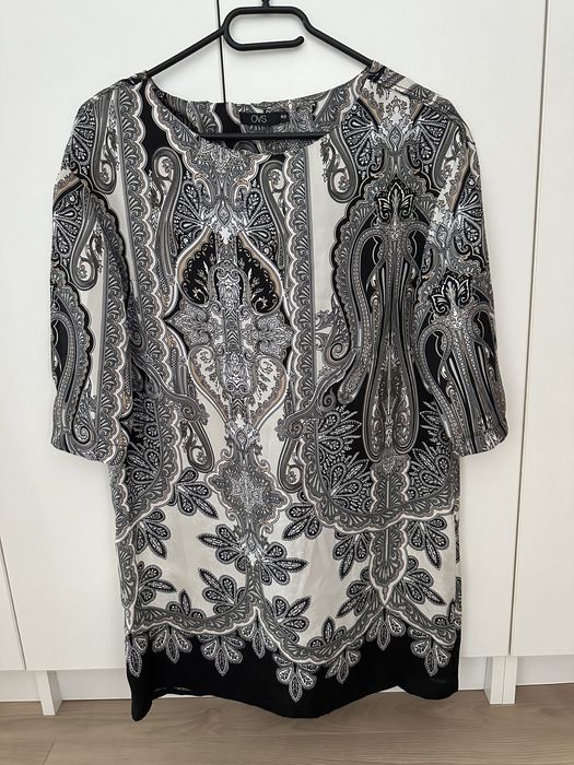 Rochie scurtă, cu model, mărimea 40