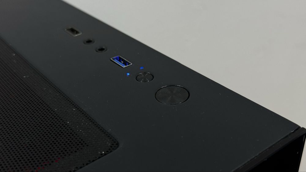 Chiroyli igrovoy komputer rtx1060