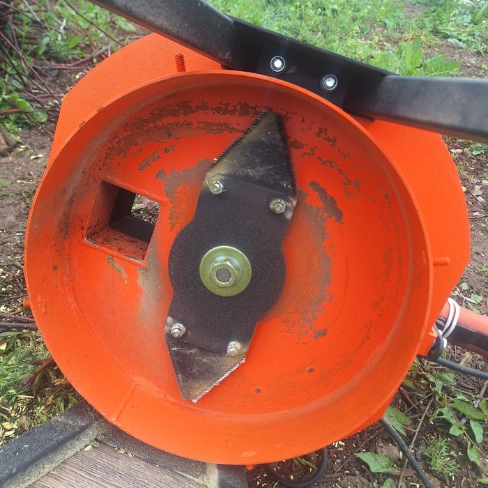 Измельчитель веток AFFE mini. Б/У.