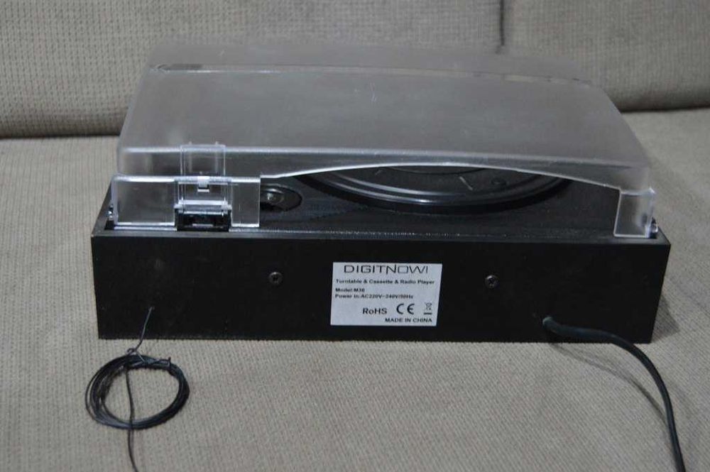 Pick-up Multifuncțional DIGITNOW! M36 – Vinil, Casetă Audio, Radio, USB & SD, Boxe Integrate