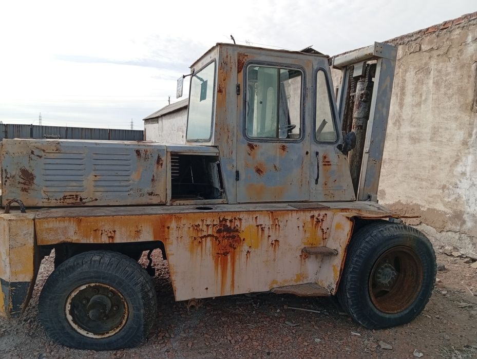 Продам вилочный погрузчик 5тонн