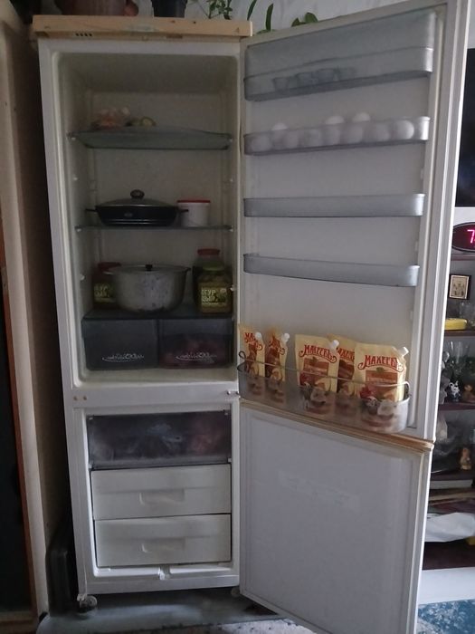 Холодильник Snaige.