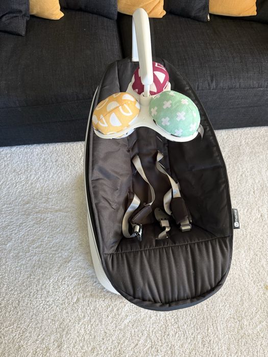 Електрическа бебешка люлка mamaRoo 5.0, черна