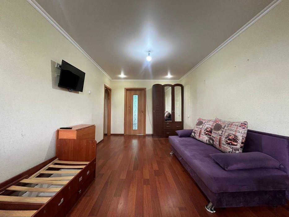 Продаётся 2х, в хорошем районе, 6 мкр, Панельный дом