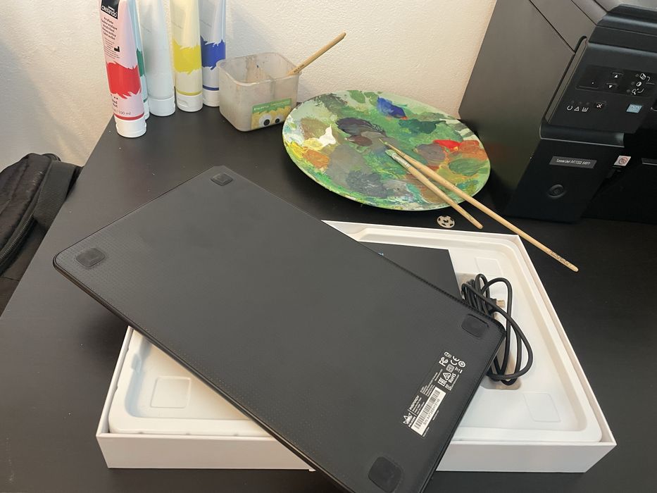 Vând tableta grafica Huion Inspiroy H950P Black