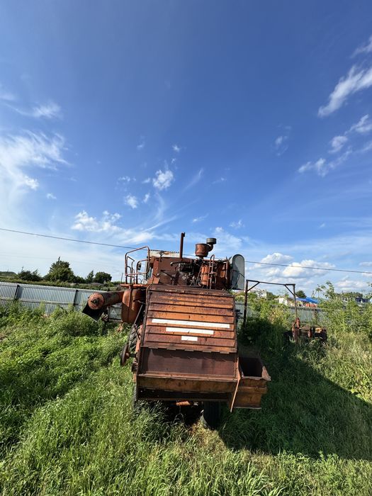 Продам   комбайн Енисей 1200
