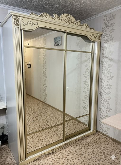 Шкаф для спальни или прихожий