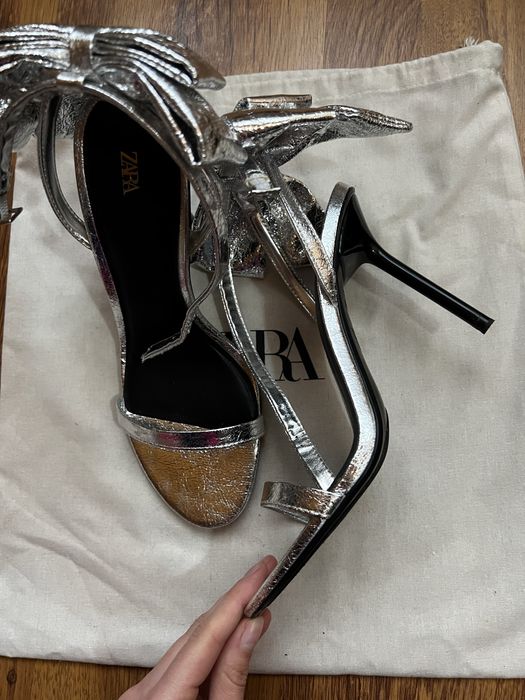 Високи обувки Zara