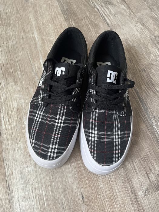 Дамски кецове DC