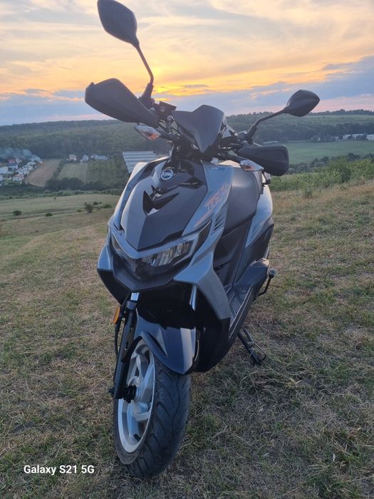 Vând SCUTER SYM 50CC în stare perfectă de funcționare