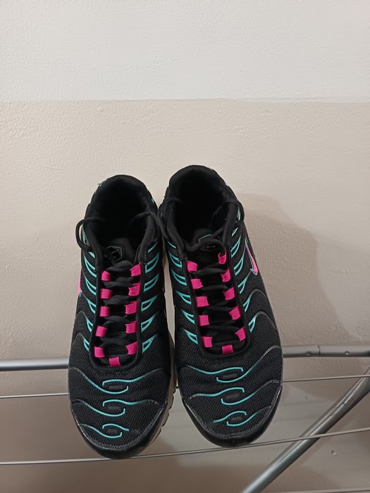 Vând Adidași Nike AIR MAX PLUS TN