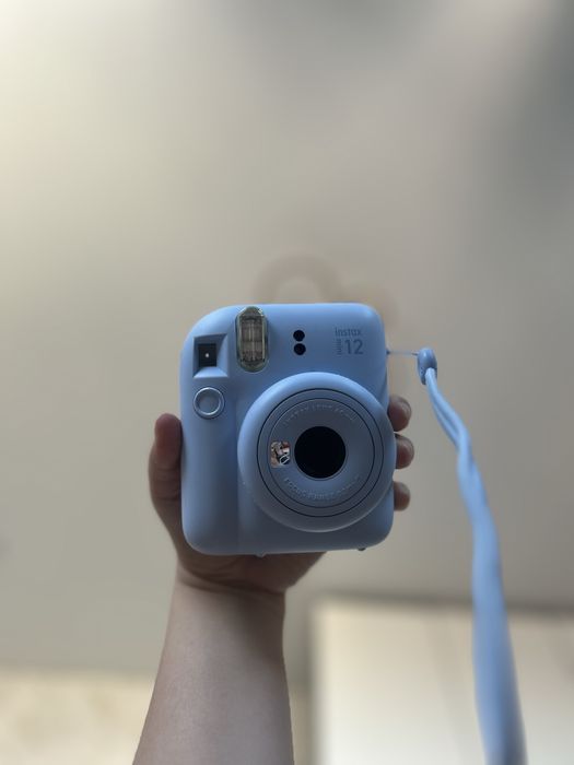 Продам instax mini 12