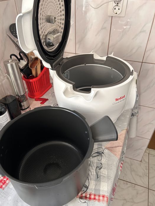 Multicooker inteligent cu gatire sib presiune Tefal, stare foarte buna