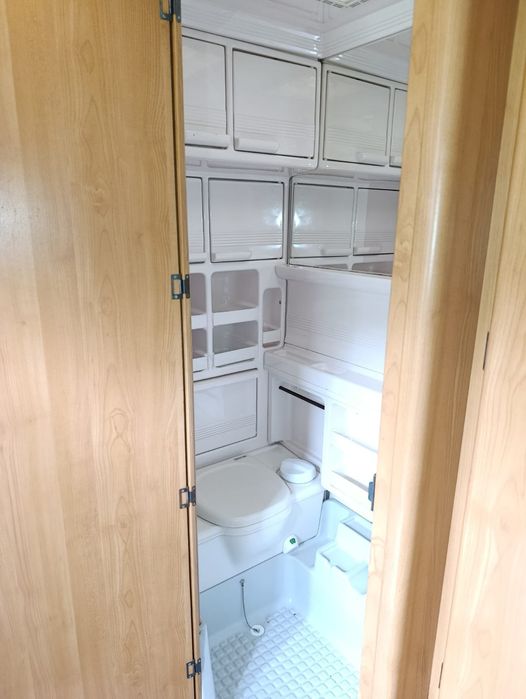 Rulotă Hobby De Luxe 425