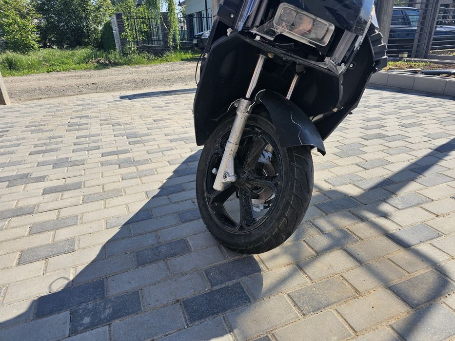 Vand scuter ecooter e5 avariat
