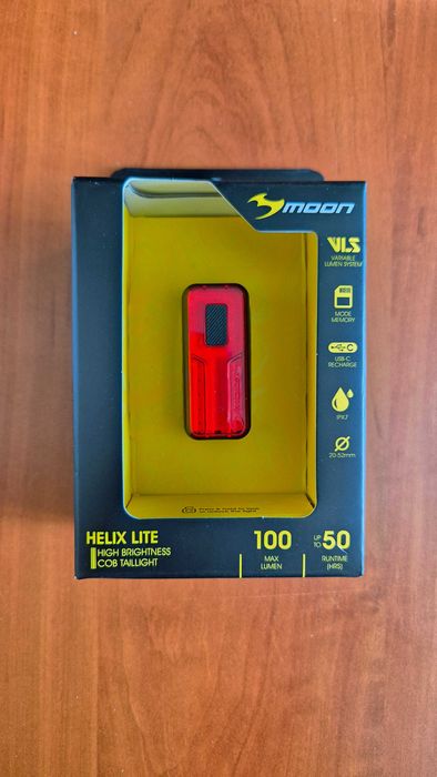 Заден стоп за велосипед Moon Helix Lite