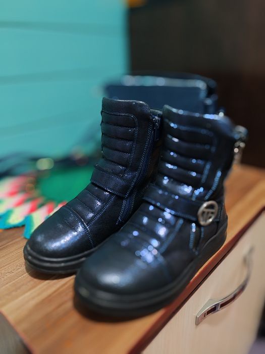 Сапожки демисезонные.