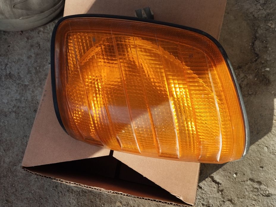 Поворотники на Мерседес 124