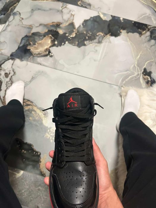 Air Jordan 1 Retro High Black Black Noire Metallic Triple Red