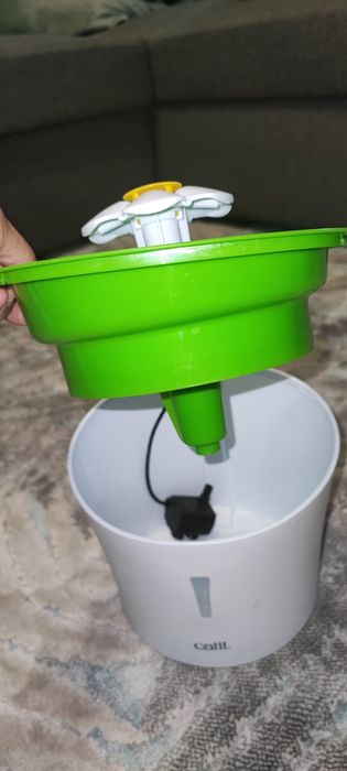 Fântână (adăpătoare)  pt pisici , căței  alte animale de companie