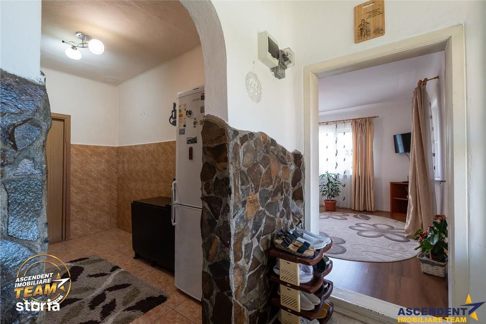 1.200mp teren si casa cu gradina inflorata, aproape de Targu Secuiesc: - Vedere 5