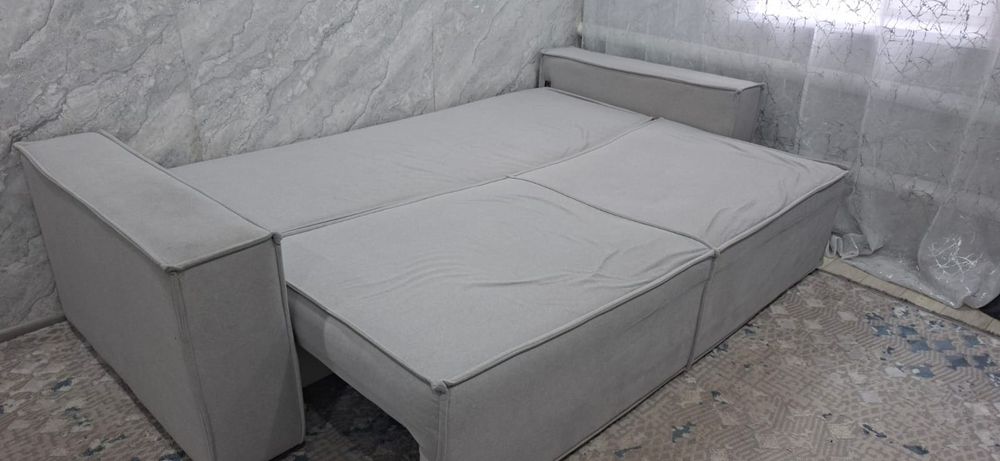 Прлдам диван хороший