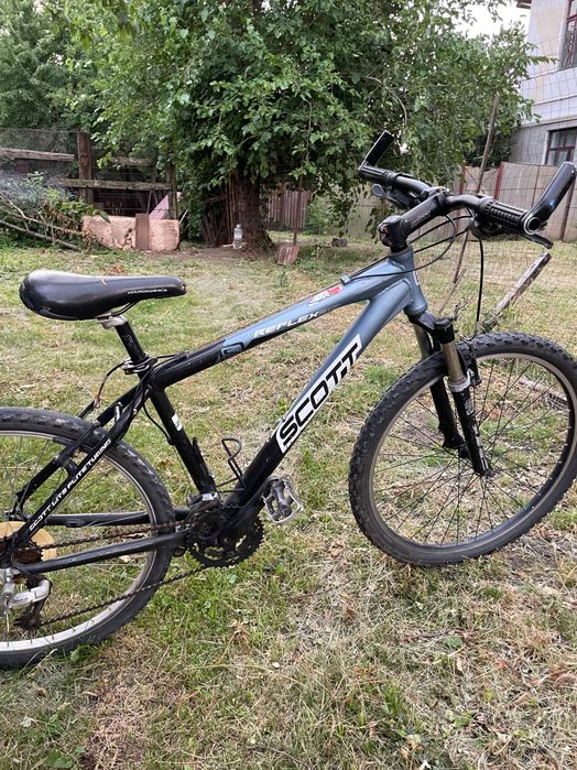 Vând Bicicletă scott
