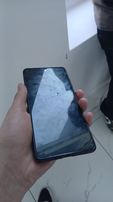 Samsung s20fe за 34к