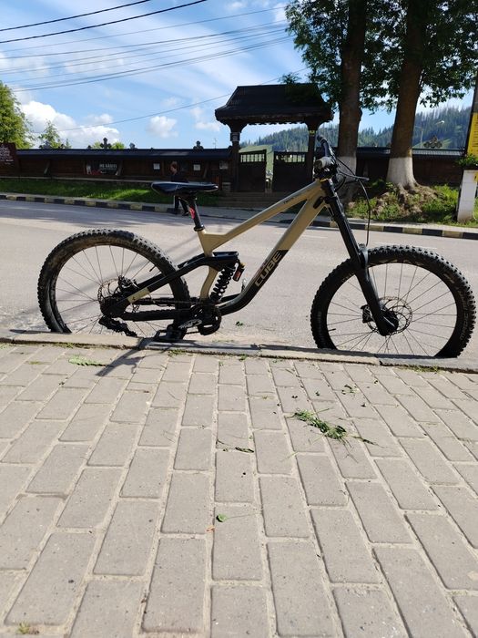 Vând Cube Downhill