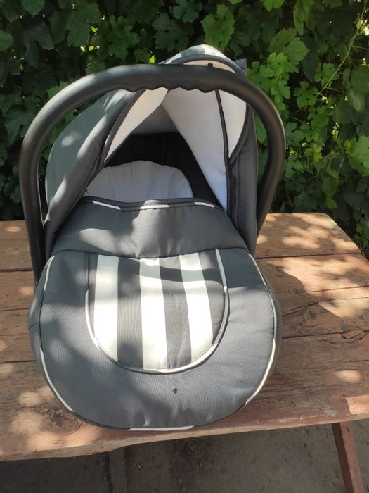 Продам детскую люльку