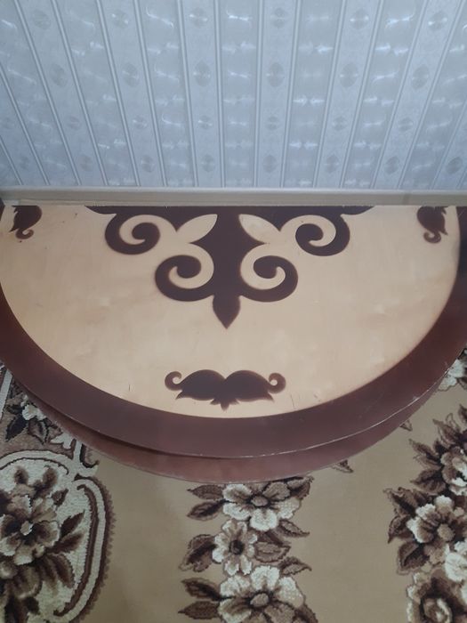 Казахский круглый стол