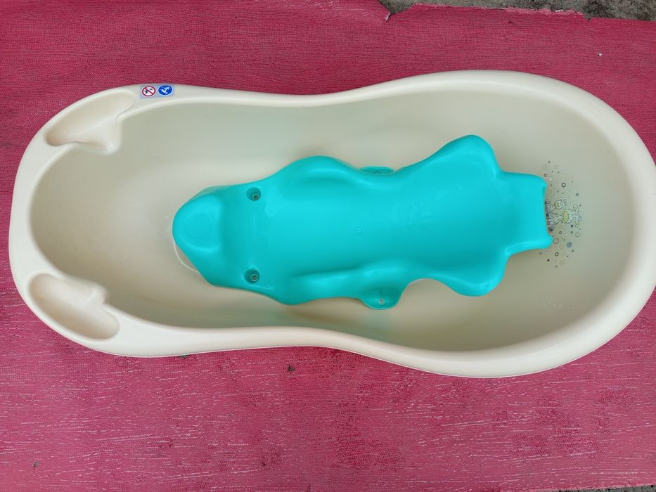 Продаётся ( горка и ваночка детский ) .