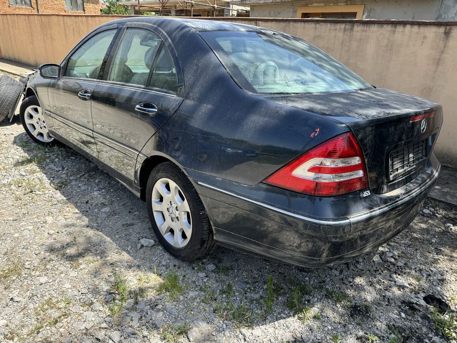 Продавам w203 на части