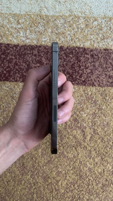 Продам айфон 12 про